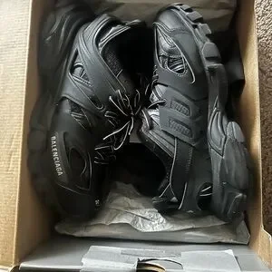 Balenciaga | Shoes | Balenciaga Black Athletic Shoes With  display picture 1